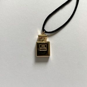 🖤🖤🖤 CHANEL N5 Perfume Bottle Necklace 🤍🤍🤍
